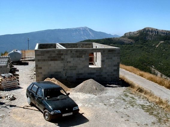 photo du chaînnage haut et linteaux de l'annexe